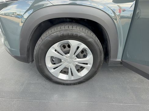 Used 2025 Chevrolet Trax LS FWD image 30
