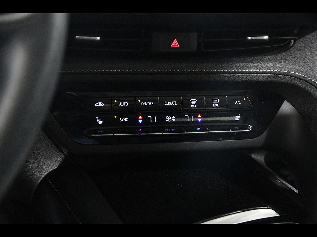 Used 2021 Buick Envision Essence w/ Sport Touring Package FWD image 15