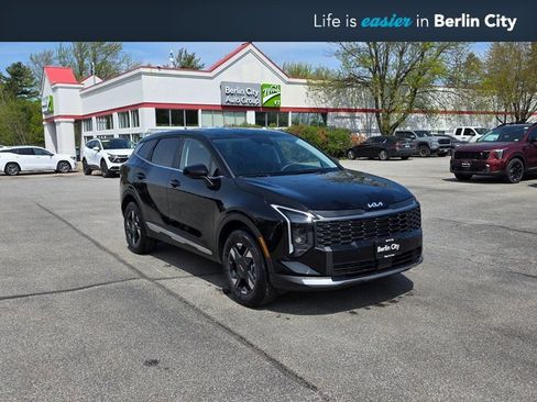 New 2026 Kia Sportage LX image 1