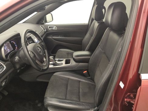 Used 2019 Jeep Grand Cherokee Laredo w/ Laredo X Package image 17