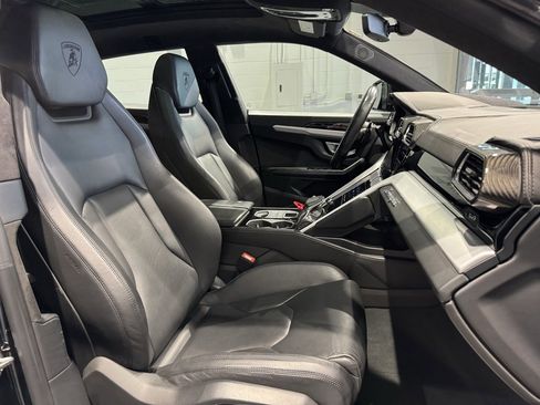 Used 2020 Lamborghini Urus image 16