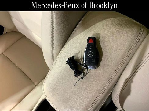 Used 2019 Mercedes-Benz GLA 250 4MATIC image 13