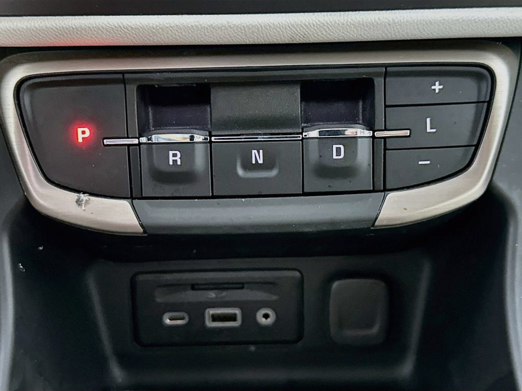 Used 2024 GMC Terrain Denali w/ Denali Premium Package AWD/4WD image 16