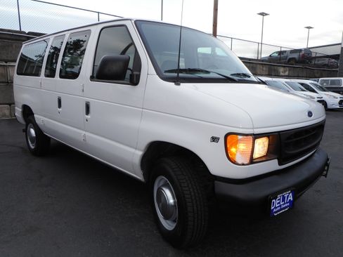 Used 2002 Ford E-350 and Econoline 350 XL image 1