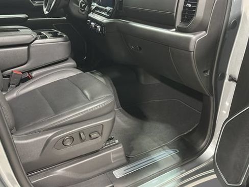 Used 2026 GMC Sierra 1500 SLT AWD/4WD image 29