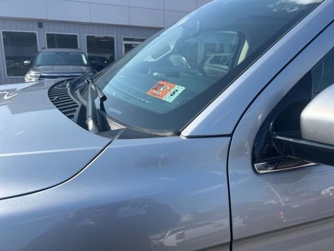 Used 2024 Ford Expedition Limited image 6