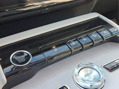 New 2025 Lincoln Navigator L Reserve image 15