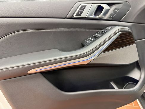 Used 2021 BMW X5 xDrive40i w/ Premium Package image 11