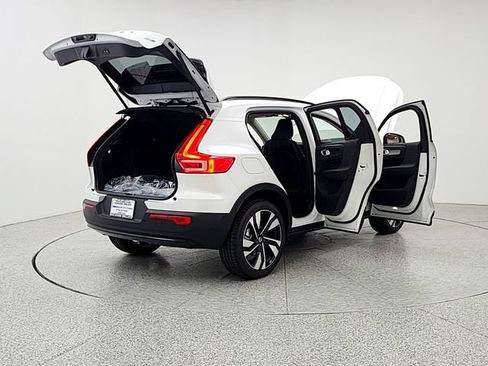 New 2026 Volvo XC40 B5 Ultra w/ Protection Package Premier AWD/4WD image 11