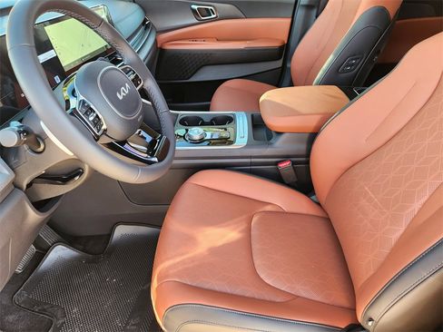 New 2026 Kia Carnival EX image 9