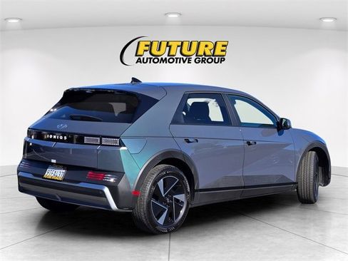 Certified 2025 Hyundai Ioniq 5 SE image 6