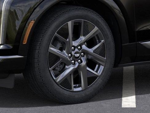 New 2026 Cadillac Optiq Luxury 2 image 9