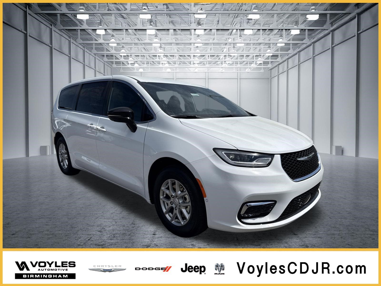 New 2026 Chrysler Pacifica Select FWD image 1
