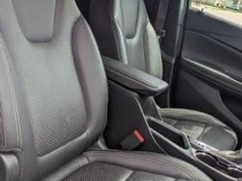 Used 2023 Buick Encore GX Essence AWD/4WD image 19