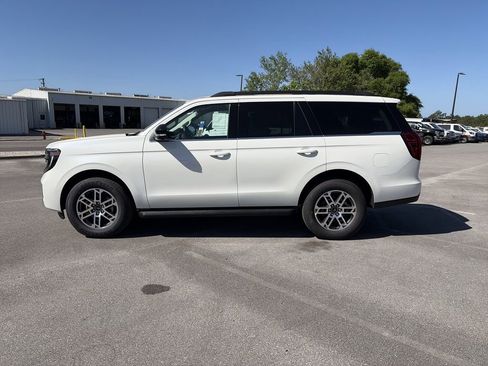 New 2026 Ford Expedition Active RWD image 4