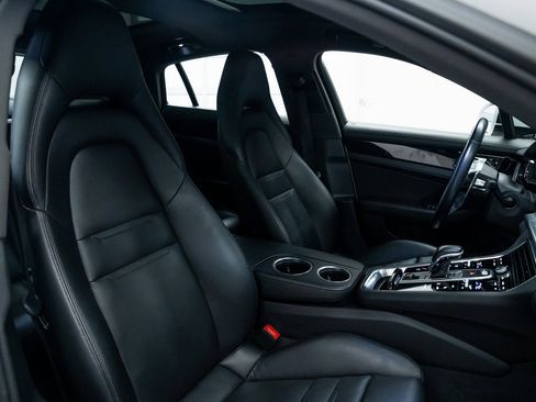 Used 2020 Porsche Panamera 4 image 24