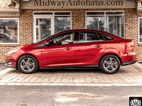 Used 2017 Ford Focus SE image 6
