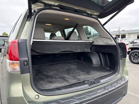Used 2020 Subaru Forester Premium AWD/4WD image 14