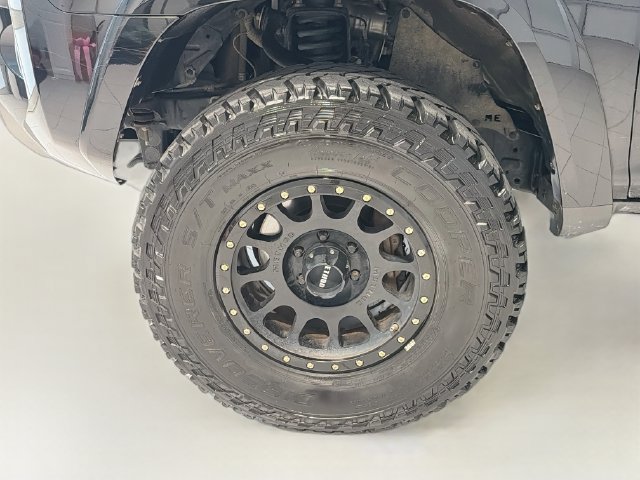Used 2019 Toyota 4Runner TRD Off-Road AWD/4WD image 26