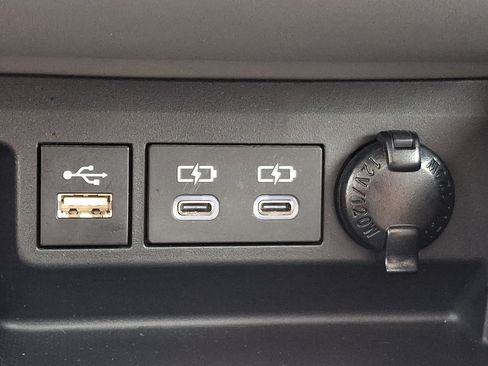 Used 2024 Toyota Highlander XLE AWD/4WD image 26