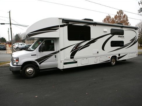 Used 2022 Ford E-450 and Econoline 450 Super Duty w/ Motorhome Prep Package image 3