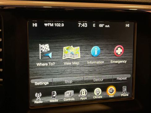 Used 2017 Jeep Grand Cherokee Limited image 18