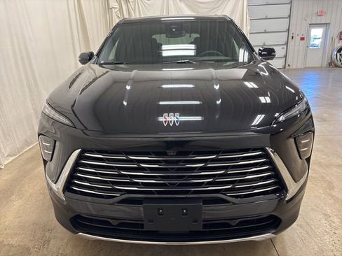 Used 2025 Buick Enclave Preferred image 8