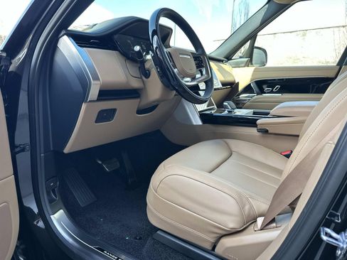 New 2026 Land Rover Range Rover Long Wheelbase SE AWD/4WD image 11