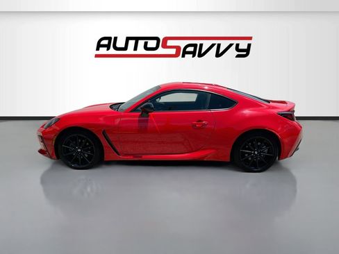 Used 2022 Toyota GR86 Premium w/ ALL Weather Mat Package (TMS) RWD image 4