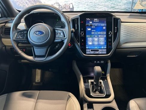Used 2025 Subaru Forester Limited image 12