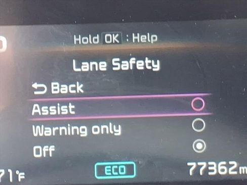 Used 2024 Kia Carnival LX image 13