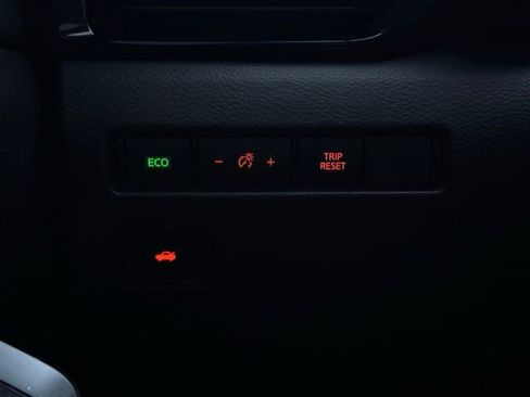 Used 2023 Nissan Sentra SR w/ SR Premium Package image 26