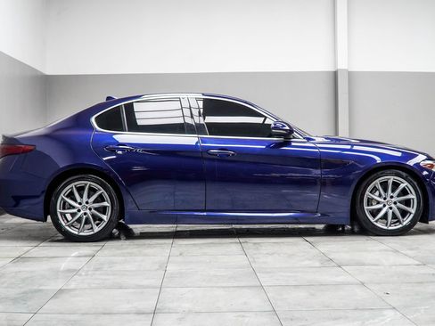 Used 2019 Alfa Romeo Giulia RWD image 6