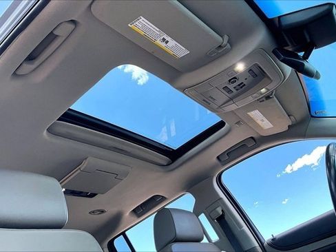 Used 2020 Chevrolet Suburban LT AWD/4WD image 28