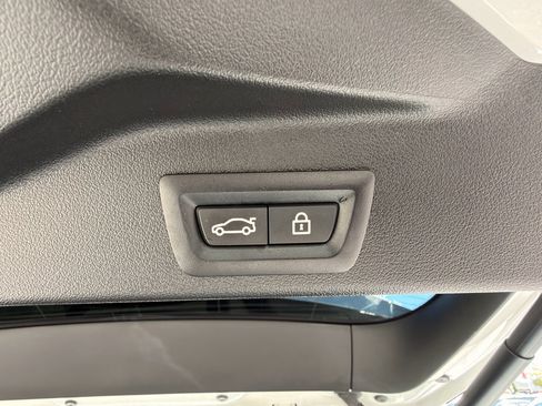 Used 2022 BMW X5 sDrive40i w/ M Sport Package image 24