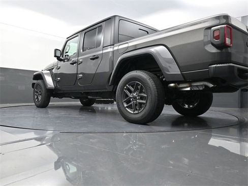 New 2025 Jeep Gladiator Sport image 21