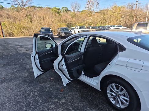 Used 2026 Toyota Camry LE image 13
