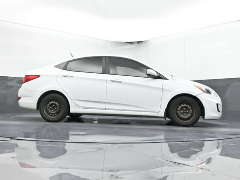 Used 2016 Hyundai Accent SE w/ Option Group 02 FWD image 23