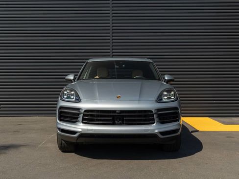 Used 2023 Porsche Cayenne AWD/4WD image 6
