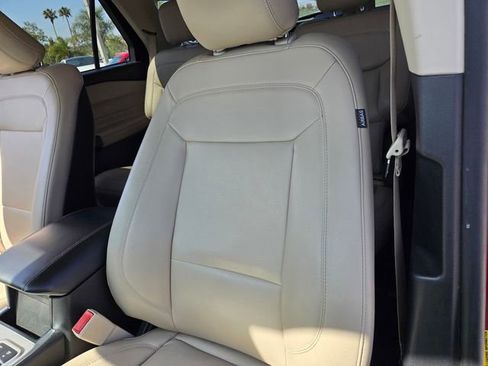 Used 2020 Ford Explorer XLT w/ Equipment Group 202A RWD image 16