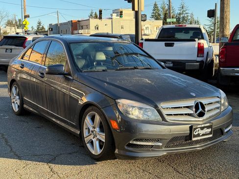 Used 2011 Mercedes-Benz C 300 4MATIC Sedan image 8
