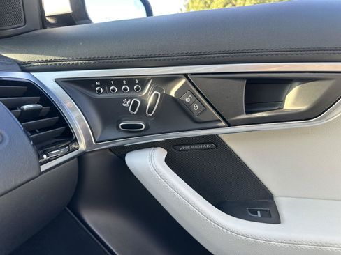 Used 2018 Jaguar F-TYPE Convertible RWD image 14