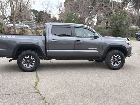 Used 2021 Toyota Tacoma TRD Off-Road image 14