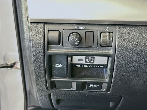 Used 2013 Subaru Outback 2.5i AWD/4WD image 16