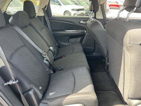 Used 2018 Dodge Journey SXT w/ Connectivity Group FWD image 31