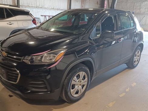 Used 2017 Chevrolet Trax LS image 1