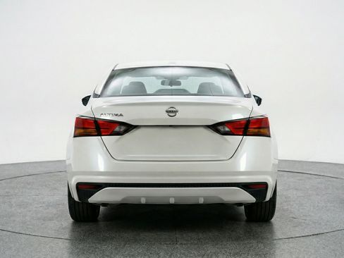 Used 2025 Nissan Altima 2.5 SV image 7