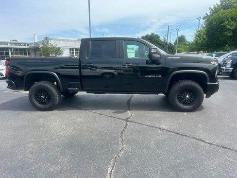 Used 2026 Chevrolet Silverado 2500 ZR2 AWD/4WD image 2