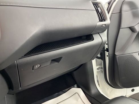 Used 2024 Nissan Pathfinder SL image 39