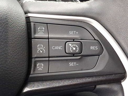 Used 2022 Jeep Grand Cherokee Altitude image 21